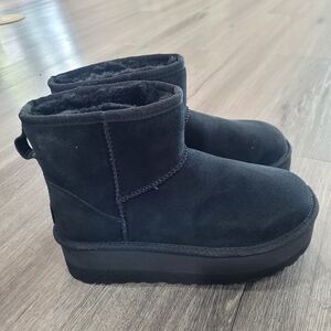 Ugg Classic Mini Platform Black Boots Women's Size 8 NEW